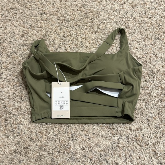 Brand New workout top forest green - Picture 2 of 2